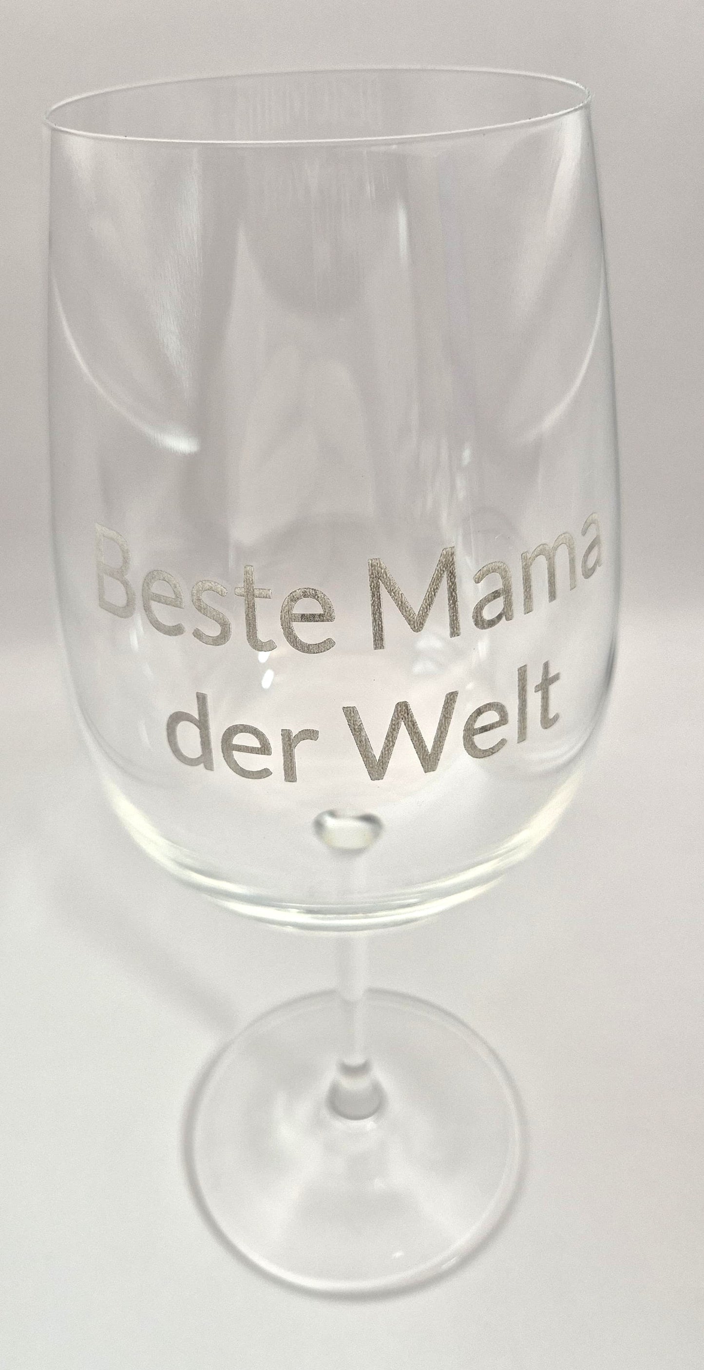 Weinglas „Beste Mama der Welt“ – Ein liebevolles Geschenk für Genießerinnen