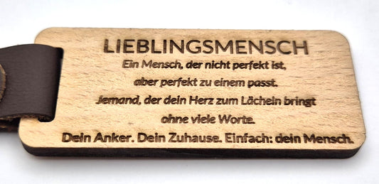 Stilvoller Schlüsselanhänger aus Holz mit Lederband "Lieblingsmensch"
